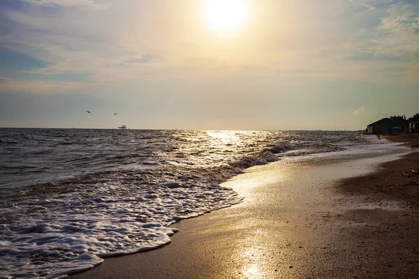Nádherná Pláž Východ Slunce Moře Surfování Letní Krajina Protokol Leží — Stock fotografie