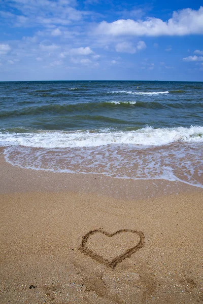 Vacker Strand Och Havet Surfa Sommaren Marinmålning Hjärtat Sanden Och — Stockfoto