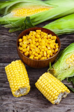 Olgun Mısır eski ahşap masa.