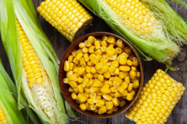 Olgun Mısır eski ahşap masa.