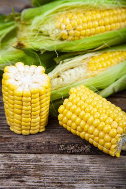 Olgun Mısır eski ahşap masa.