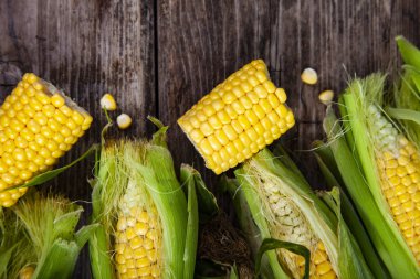 Olgun Mısır eski ahşap masa.