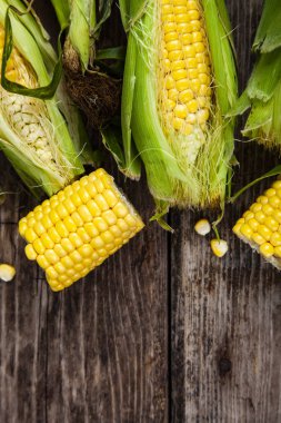 Olgun Mısır eski ahşap masa.