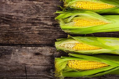 Olgun Mısır eski ahşap masa.