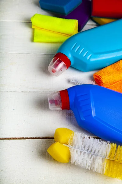 Items Voor Thuis Kantoor Schoonmaken Een Witte Houten Achtergrond — Stockfoto