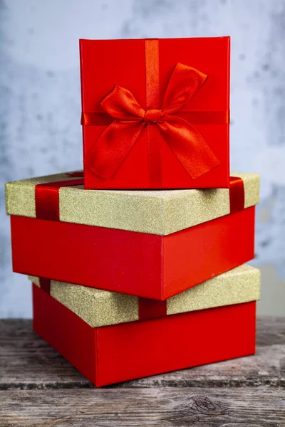 Cajas Regalo Rojas Sobre Fondo Grunge Decoración Navidad —  Fotos de Stock