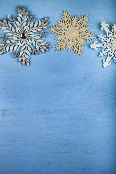 Fiocchi Neve Natale Sfondo Blu Legno Frontiera Fiocchi Neve Argento — Foto Stock