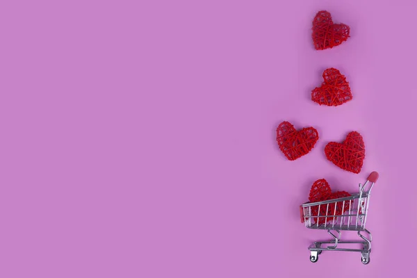 Hearts Kosárba Rózsaszín Háttér Ünnep Vásárlás — Stock Fotó