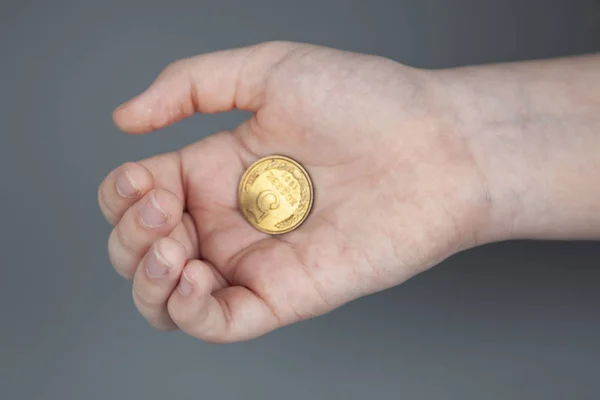 Hand Coin Gray Background — Stock Photo, Image