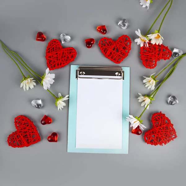 Hearts, flowers and paper — Stock Photo, Image