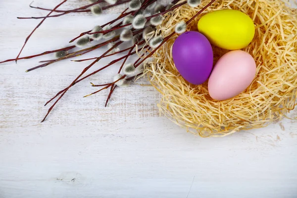 Bodegón de Pascua con huevos de Pascua —  Fotos de Stock