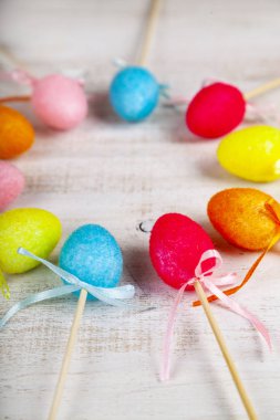 ahşap arka plan üzerinde