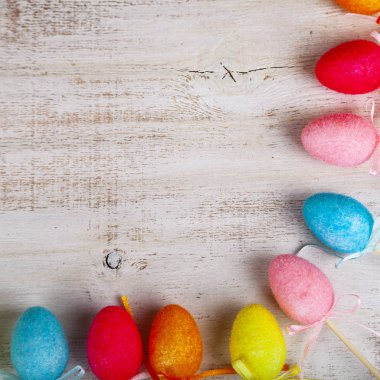 ahşap arka plan üzerinde