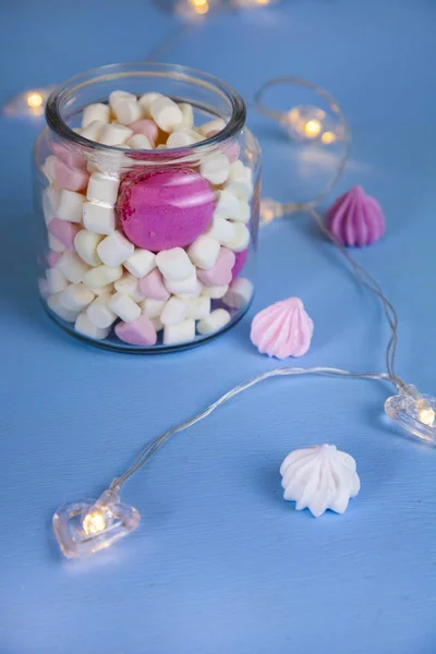 Marshmallow in een glazen pot — Stockfoto