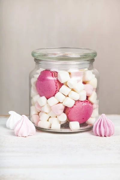 Baiser und Eibisch im Glas. — Stockfoto