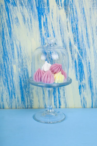 Tasty white and pink meringues — Stock Photo, Image
