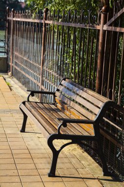 Nehrin dolgu üzerinde Tezgah