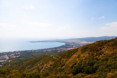 Bir Gelendzhik körfezi manzaralı. Karadeniz. Rusya.
