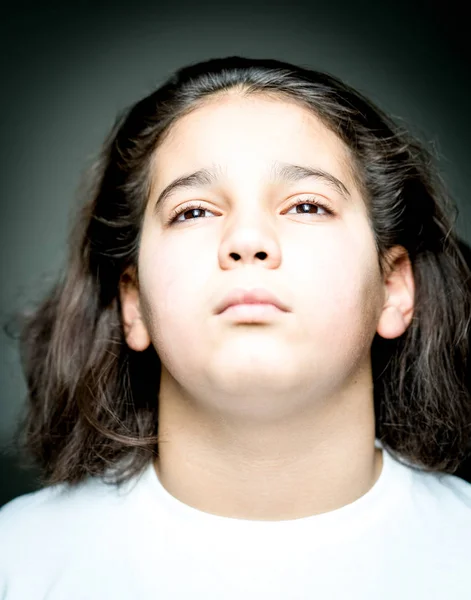 Adolescente largo pelo chico retrato — Foto de Stock