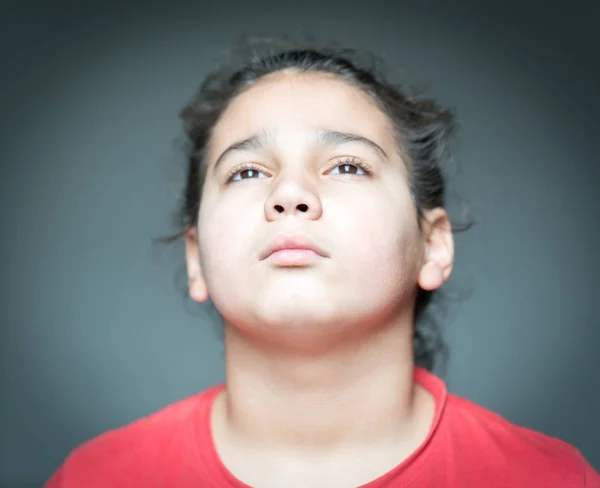 Adolescente longo cabelo menino retrato — Fotografia de Stock