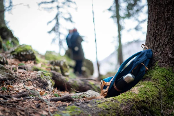Backpack Hiker Resting Tree — Stock Photo, Image