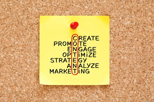 Concepto Crucigrama Estrategia Marketing Contenidos Escrito Mano Una Nota Adhesiva — Foto de Stock