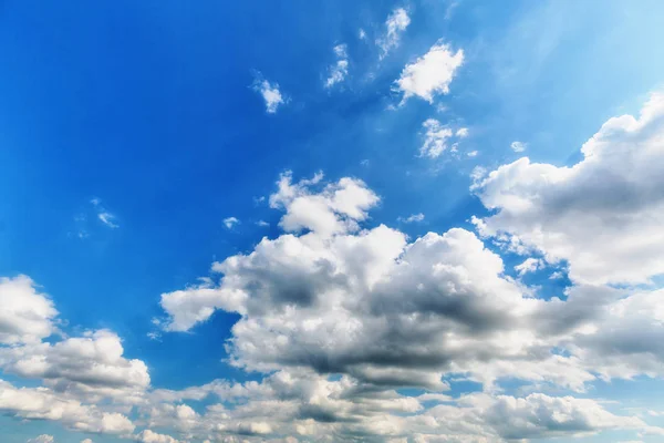 Bakgrund Vita Cumulus Moln Med Solljus Den Blå Himlen — Stockfoto