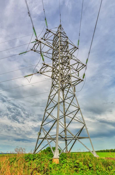 Linea Alta Tensione Uno Sfondo Nubi Tuono — Foto Stock