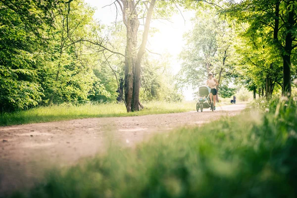 Running Woman Baby Stroller Enjoying Summer Day Park Jogging Power — Stock Photo, Image