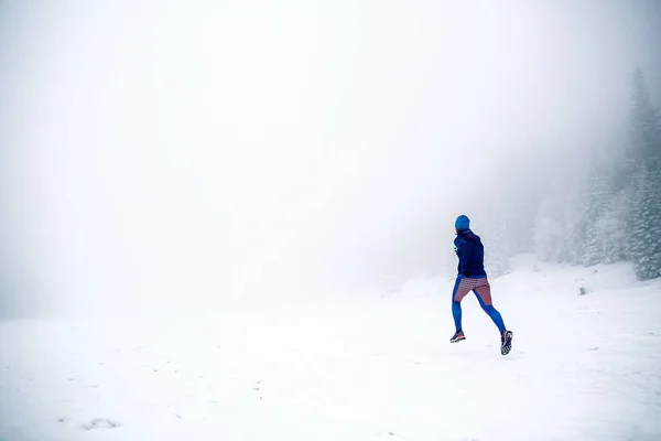 Trail Running Woman Snow Winter Mountains Forest Sport Fitness Inspiration — Stock Photo, Image