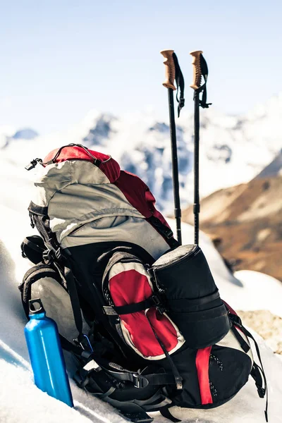 Hiking and camping equipment in mountains — Stock Photo, Image