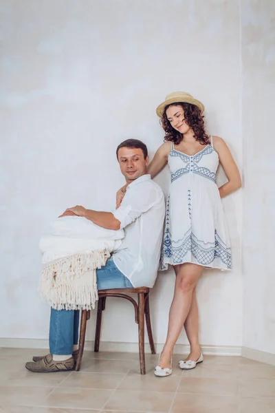 Beautiful Pregnant Woman Her Husband Bedroom — Stock Photo, Image