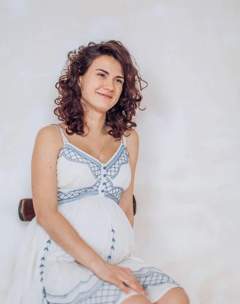 Krásná Těhotná Žena Ložnici — Stock fotografie