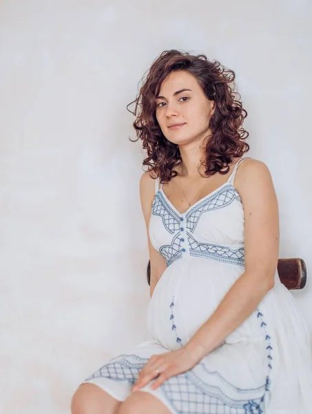 Belle Femme Enceinte Dans Leur Chambre — Photo