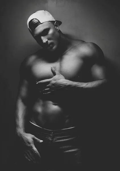 Πορτρέτο Του Ισχυρά Υγιή Όμορφος Αθλητικός Άνδρας Γυμνό Τον Κορμό — Φωτογραφία Αρχείου