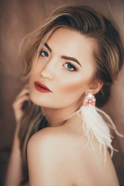 Makyaj Ile Sarışın Güzel Genç Kadın Portresi — Stok fotoğraf