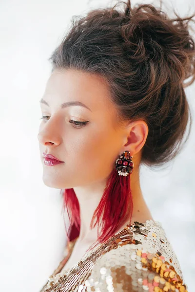 Beautiful Young Woman Dress Earrings Posing Studio — Stock Photo, Image