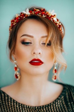 Makyaj güzel genç esmer kadın portresi