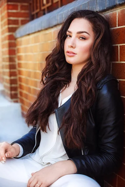 Beautiful Young Woman Leather Jacket Posing — Stock Photo, Image