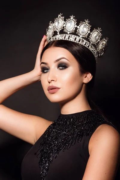 Beautiful Young Woman Posing Dress Crown — Stock Photo, Image