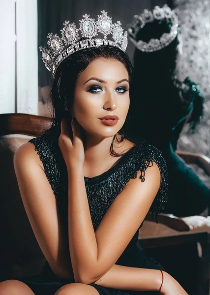 Beautiful Young Woman Posing Dress Crown — Stock Photo, Image