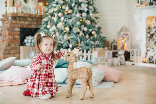 Noel Interier Güzel Küçük Kız — Stok fotoğraf