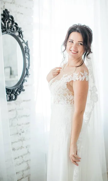 Beautiful Young Bride White Wedding Dress Posing — Stock Photo, Image