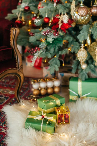 Belle Scatole Regalo Natale Sul Pavimento — Foto Stock