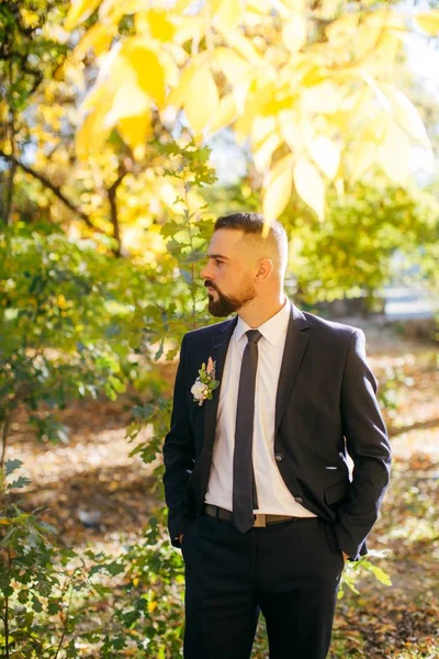Handsome Groom Waiting Bride — Stock Photo, Image