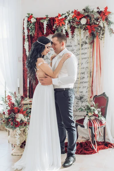 Beautiful Young Bride Groom Posing Room — Stock Photo, Image