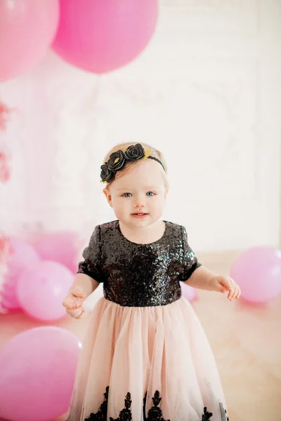 Menina Bonita Vestido Comemorando Festa Aniversário — Fotografia de Stock