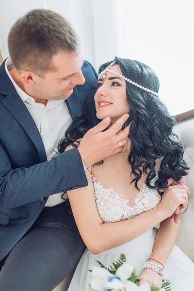 Beautiful Young Bride Groom Posing Room — Stock Photo, Image