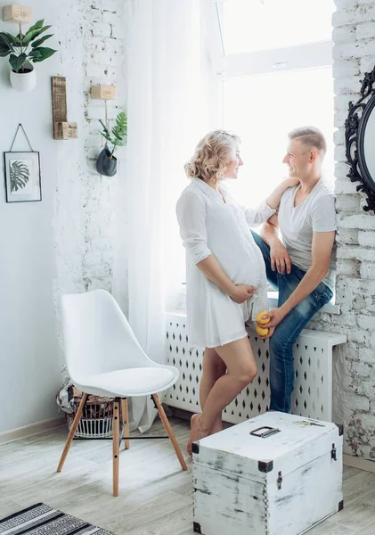 Beautiful Young Couple Expecting Baby Posing Studio — Stock Photo, Image