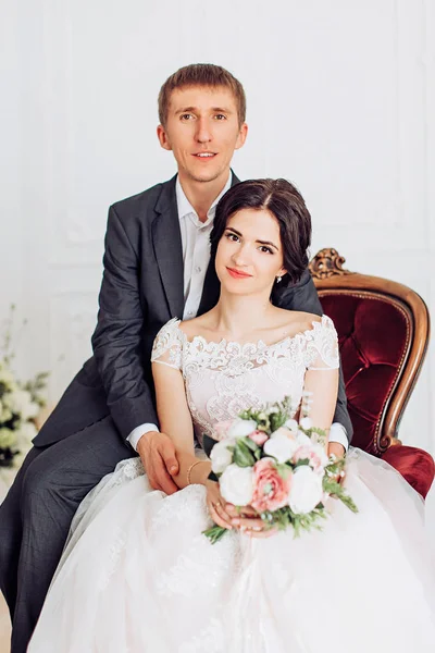 Beautiful Young Bride Groom Posing Room — Stock Photo, Image